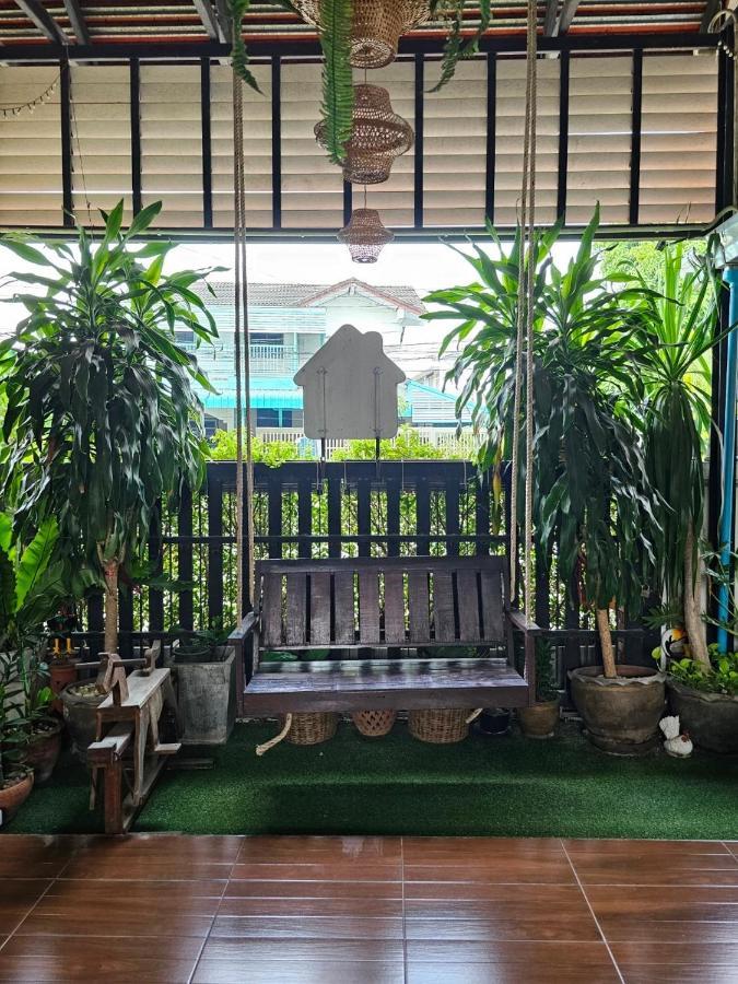 Banchan Hostel Пра Након Си Аютая Екстериор снимка