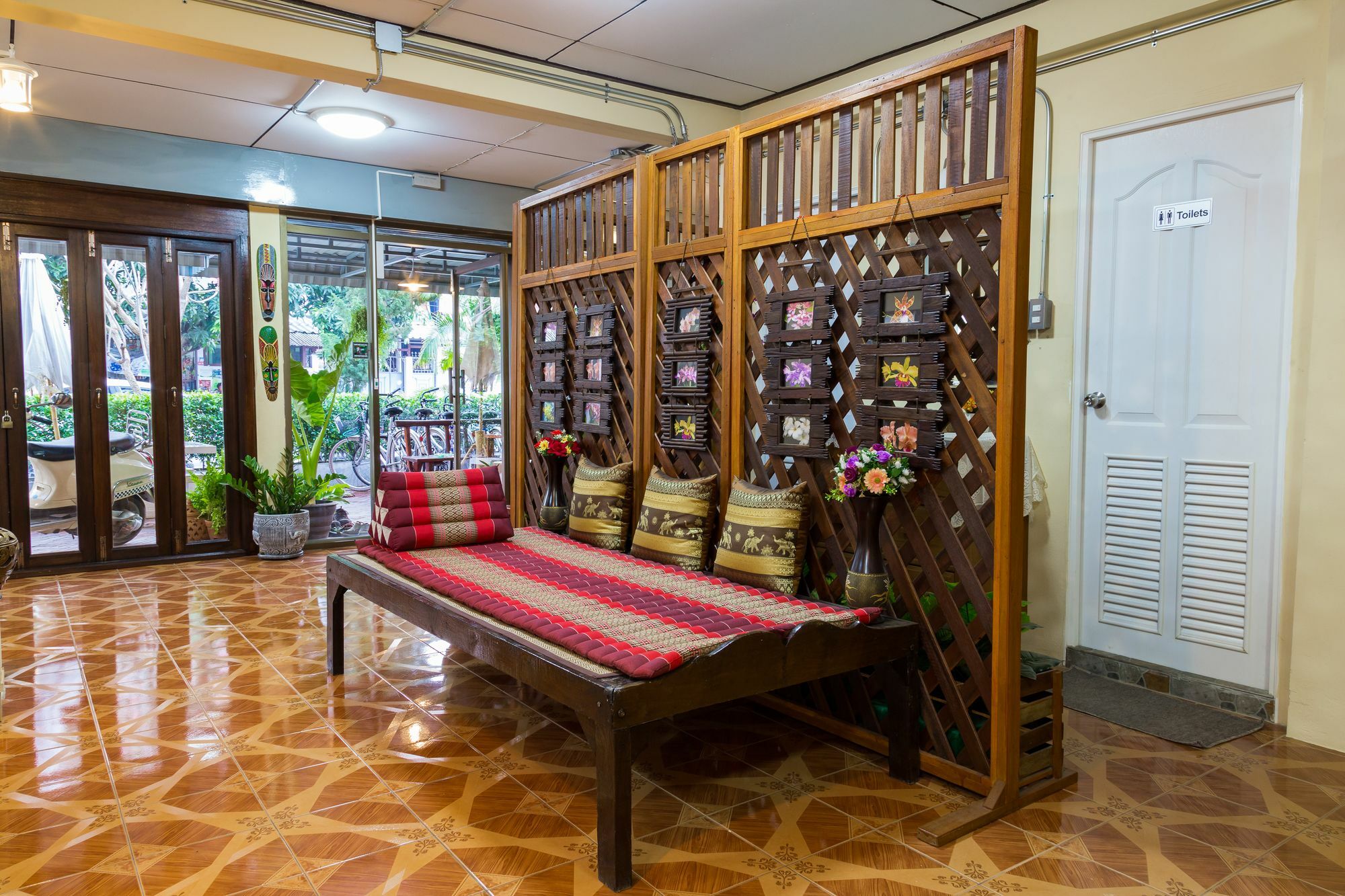 Banchan Hostel Пра Након Си Аютая Екстериор снимка
