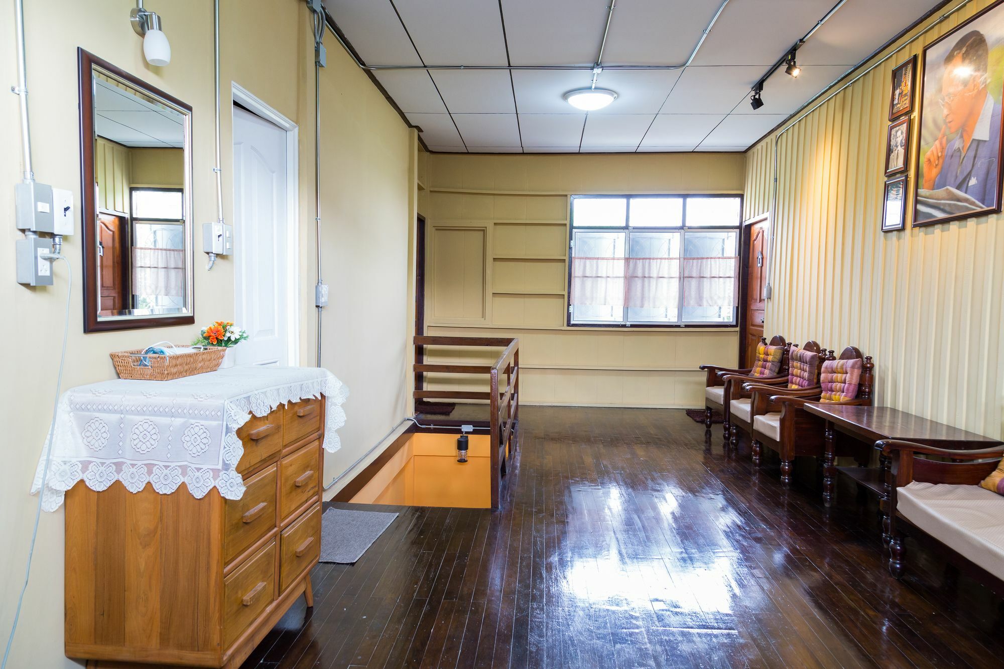 Banchan Hostel Пра Након Си Аютая Екстериор снимка